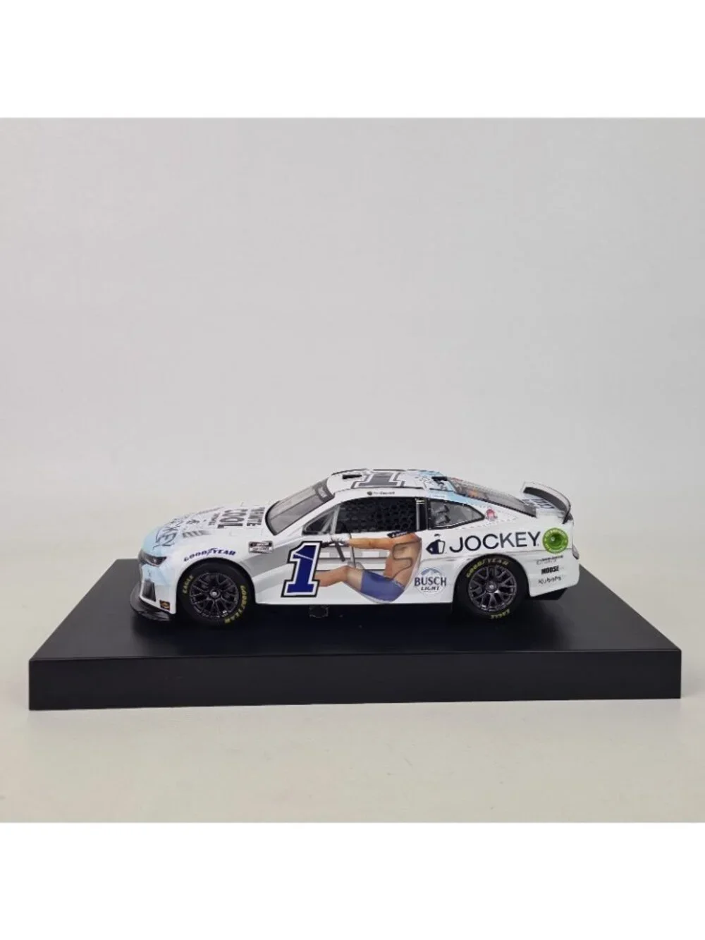Lionel Racing 1:24 Diecast 2024 ZL1 Jockey Infinite Cool #1 Ross Chastain E13